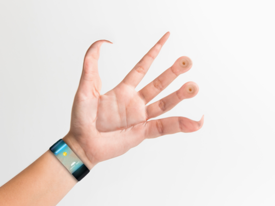 اثر استفاده دائم از گوشی روی دستان