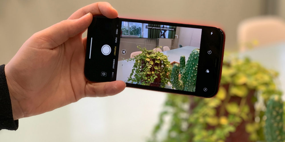 گرفتن عکس با دوربین سلفی گوشی iPhone XR