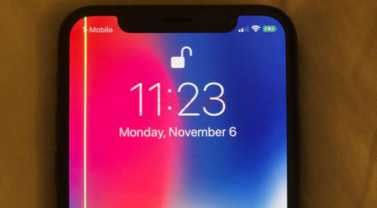 خط سبز عمودی در کنار صفحه نمایش iPhone Xs