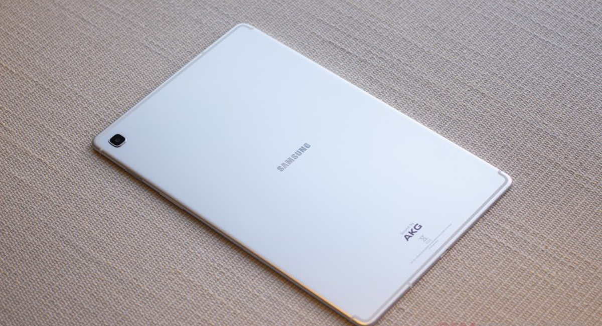 صفحه نمایش گلکسی Tab S5e