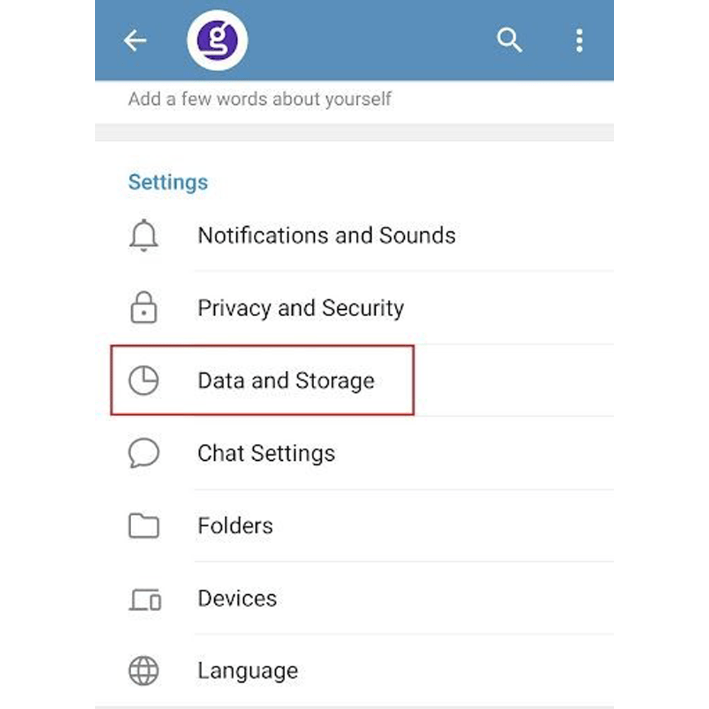 روی گزینه داده و ذخیره سازی (Data and Storage) ضربه بزنید