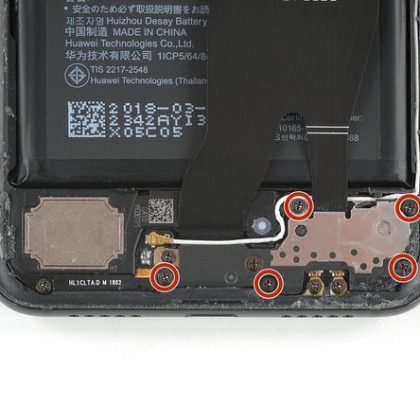 کابل رابط با پورت شارژ را جدا کنید