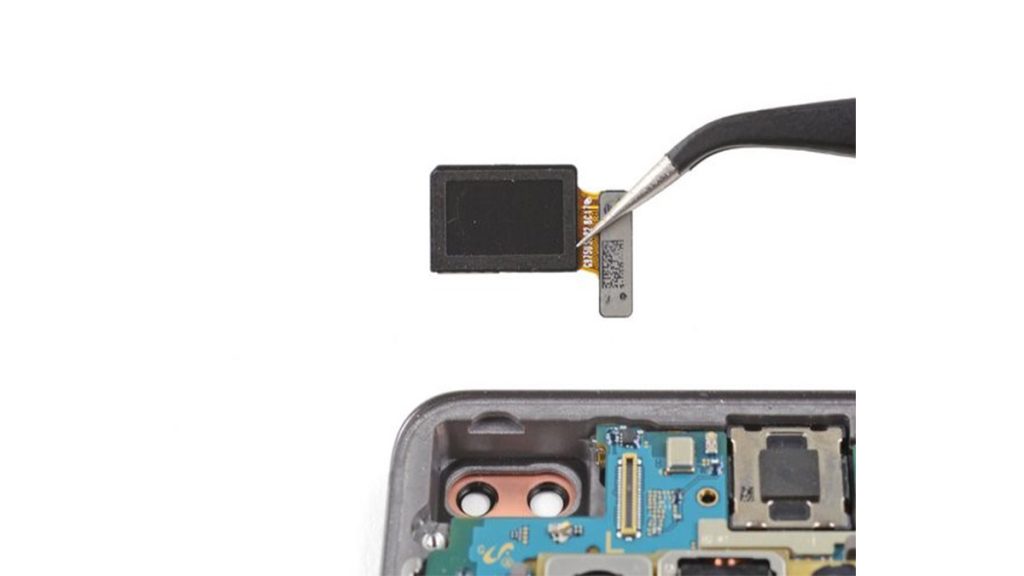 آموزش تعویض دوربین جلو سامسونگ S10 پلاس