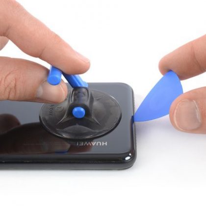 کاپ مکش دستی را روی قاب پشت بچسبانید