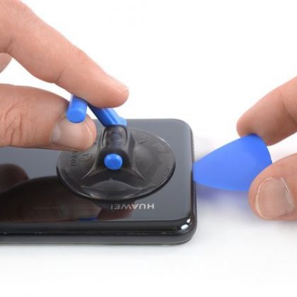 کاپ مکش دستی را روی قاب پشت بچسبانید