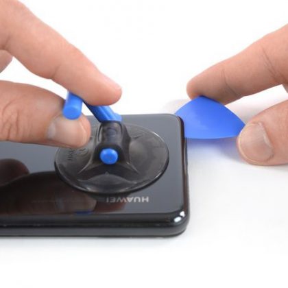 کاپ مکش دستی را روی قاب پشت بچسبانید