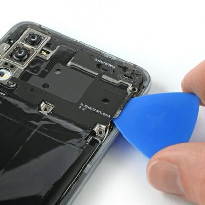 کاور مادربورد را اهرم کنید