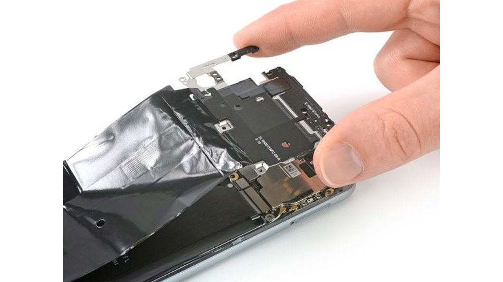 آموزش تعویض آنتن NFC هواوی P20