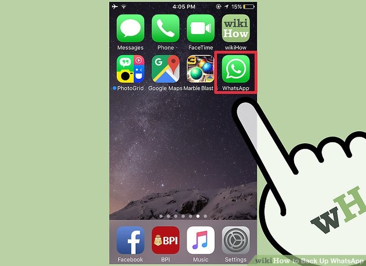روی برنامه «واتس اپ» ضربه بزنید و برنامه را باز کنید