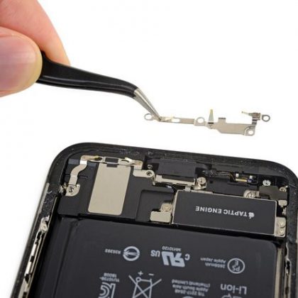 چسب براکت را جدا کنید و براکت را بردارید