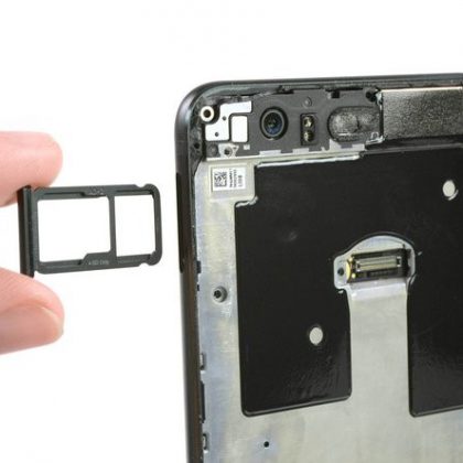 خشاب سیم کارت را بردارید در هواوی P10 Plus
