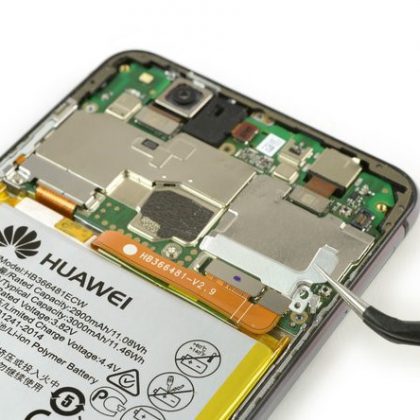 جداسازی اتصال باتری در هواوی P10 Lite
