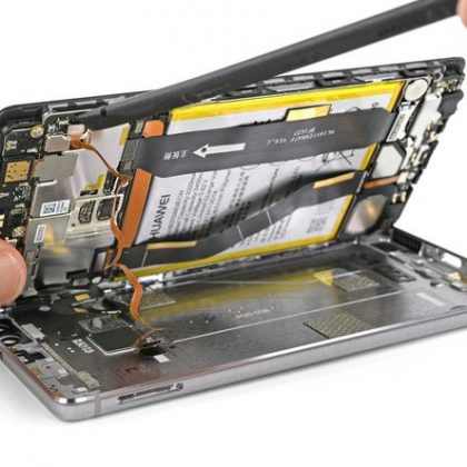 کابل منعطف سنسور اثرانگشت را جدا کنید و قاب عقب را بردارید کابل منعطف سنسور اثرانگشت را جدا کنید و قاب عقب را بردارید