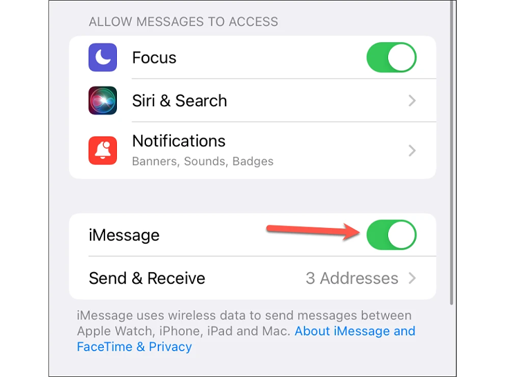 مطمئن شوید که دکمه کشویی «iMessage» روشن است