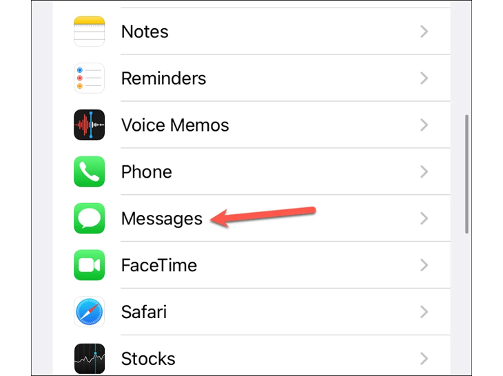 برنامه تنظیمات را باز کنید و به «Messages» بروید.
