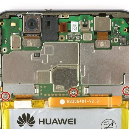 محافظ های فلزی روی مادربرد را بردارید