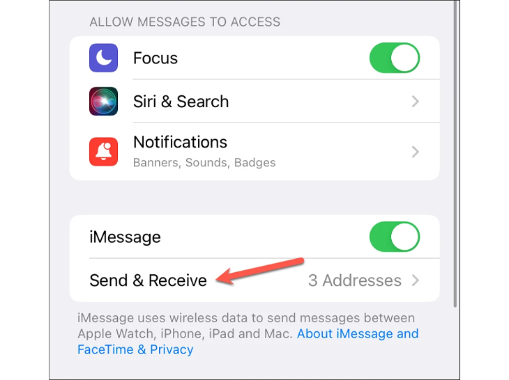 روی گزینه «ارسال و دریافت» در زیر گزینه iMessage ضربه بزنید