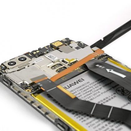 کابل منعطف صفحه نمایش را جدا کنید