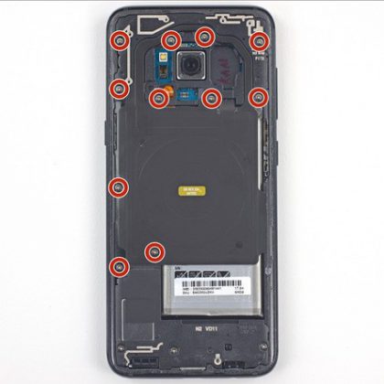 پیچ های فلت NFC و مجموعه کابل شارژ را باز کنید