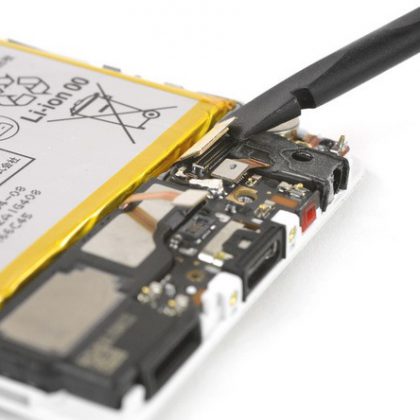 کانکتورهای روی فلت شارژ را آزاد کنید