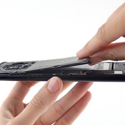 فلت NFC و مجموعه کویل شارژ را بردارید