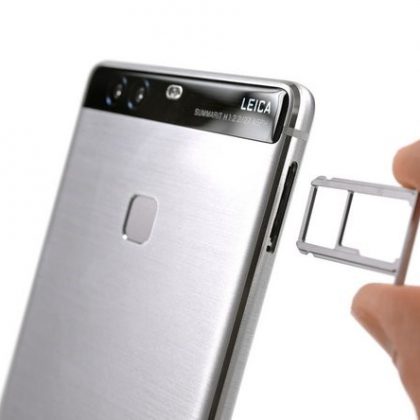 خشاب سیم کارت را بیرون بیاورید.