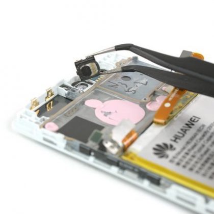 بلندگو (کپسول گوشی) را بردارید