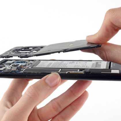 فلت NFC و مجموعه کویل شارژ را بردارید