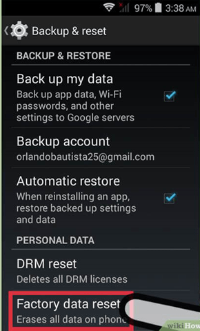 گزینه “Factory data reset” را انتخاب کنید گزینه “Factory data reset” را انتخاب کنید