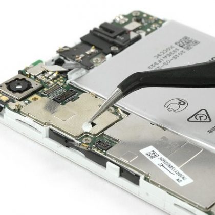 کانکتور دکمه پاور و دکمه تغییر حجم صدا را جدا کنید