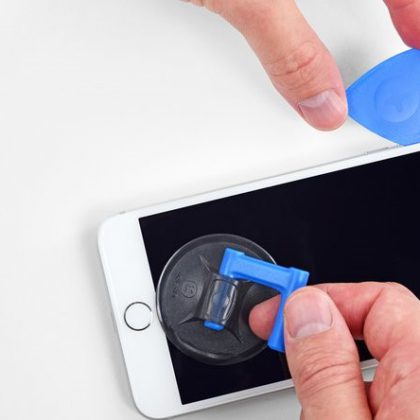 کاردک را در لبه پایین به گوشه چپ بکشید