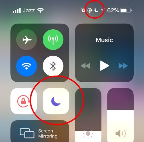 علامت فعال بودن حالت Do Not Disturb  آیفون در صفحه نمایش