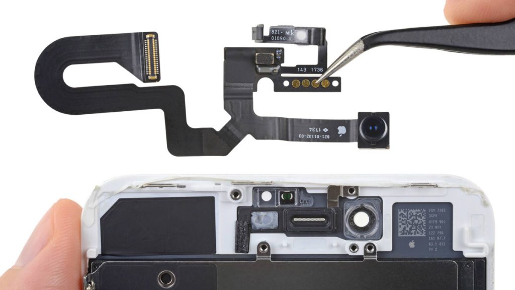 تعویض دوربین جلو و کابل سنسور آیفون 8 پلاس
