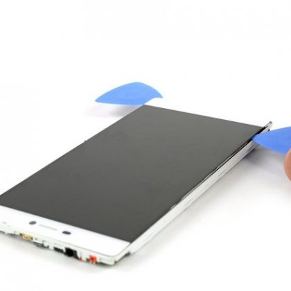 لبه سمت چپ صفحه نمایش را شل کنید