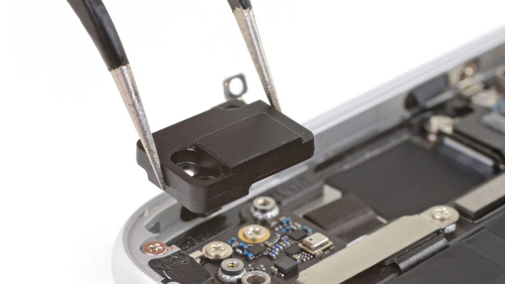 تعویض آنتن جی پی اس آیفون 8 پلاس