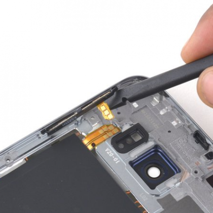 دکمه هوم را از قاب جدا کنید