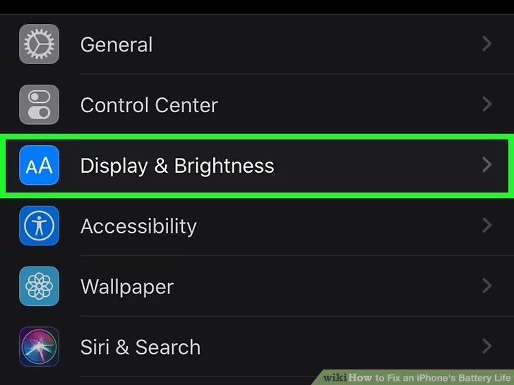 روی گزینه Display & Brightness ضربه بزنید