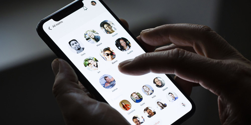 کلاب هاوس برای اندروید و iOS