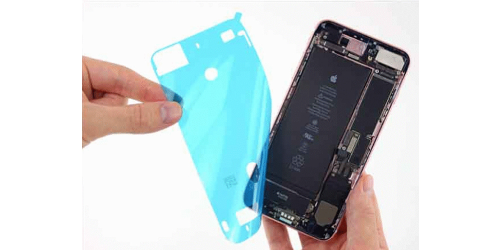 زبانه کوچک تررا با دست بکشید تا کاور رویی نیز کامل برداشته شود