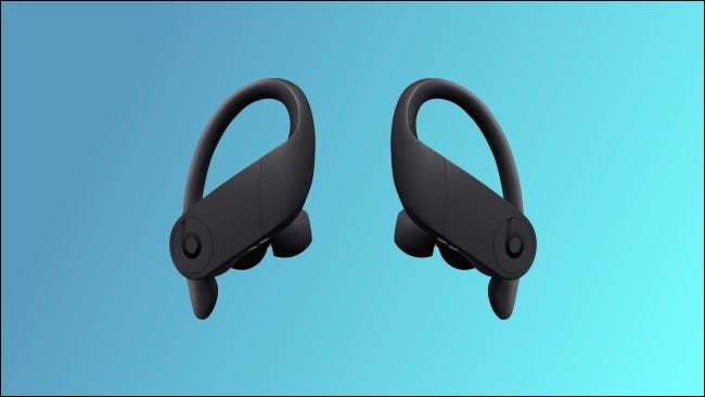 powerbeats pro در پس زمینه آبی