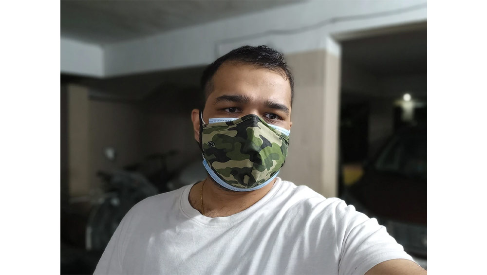 عکس سلفی گرفته شده با دوربین M32