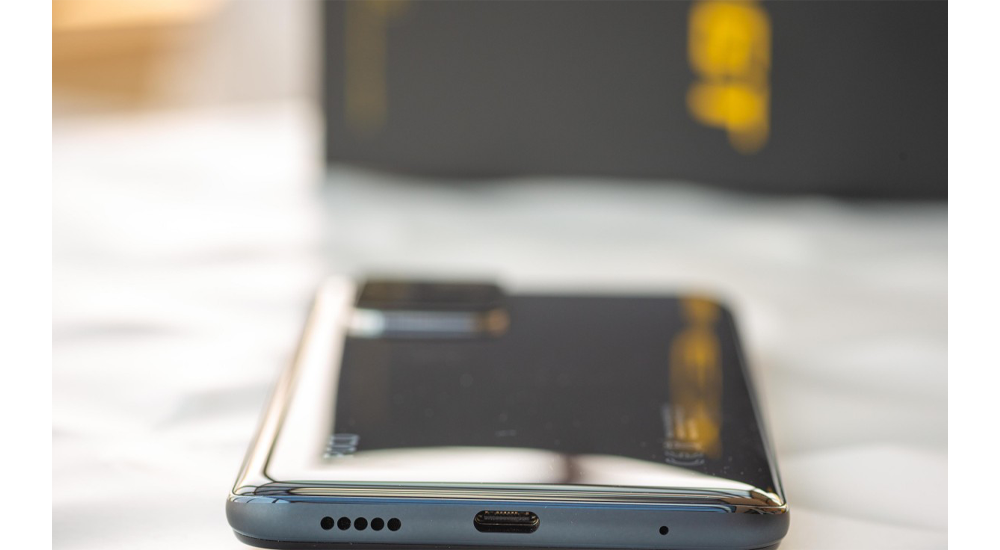 لبه پایین گوشی Poco X3 GT 5G