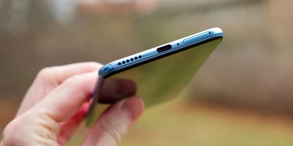 لبه پایین گوشی Xiaomi 11 Lite 5G NE