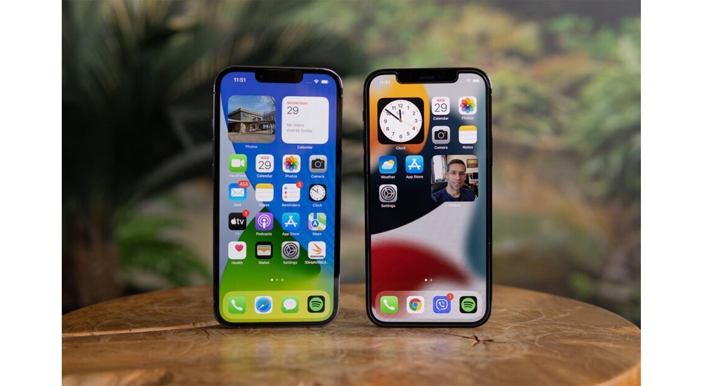 مقایسه صفحه نمایش iPhone 12 و iPhone 13