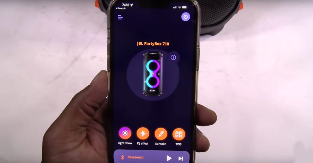 اسپیکر JBL Party Box 710 با برنامه Play Box سازگار است