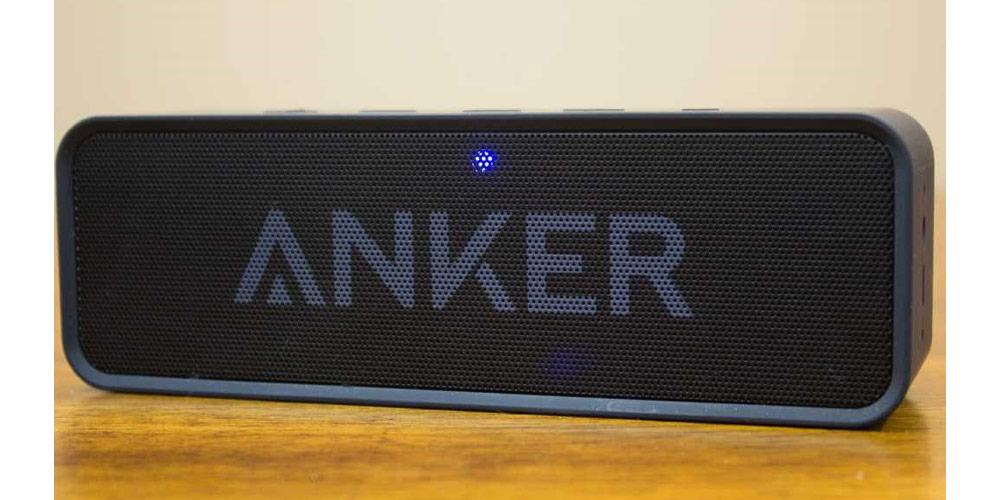 قسمت جلوی اسپیکر Anker Soundcore دارای چراغ LED 
