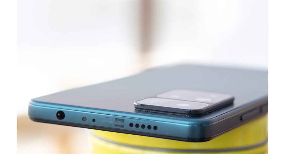 لبه بالایی گوشی Redmi Note 11 Pro Plus 5G
